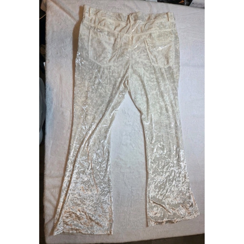 390 Women's Cream Velvet Pants NWOT Textured Straight Leg Dress Party Pirate